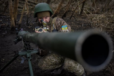 Se está preparando un lanzacohetes antitanque SPG en la región de Donetsk