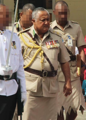 El comandante de las correcciones de Fiji, el comandante Francis Kean.