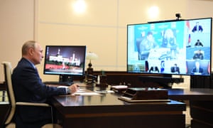 Vladimir Putin preside una reunión de videoconferencia sobre el derrame de combustible en la región de Krasnoyarsk.