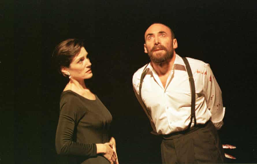 Antony Sher como Macbeth y Harriet Walter como Lady Macbeth en la producción de 1999 de la Royal Shakespeare Company.