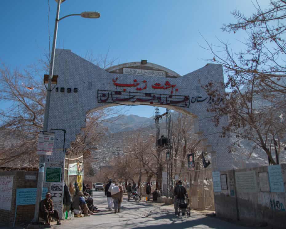 Cementerio Behisht-e-Zainab en Mari Abad, en el distrito Hazara de la capital Baloch, Quetta