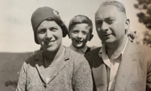 Erna, Robert y Leo Borger en Austria a principios de la década de 1930.