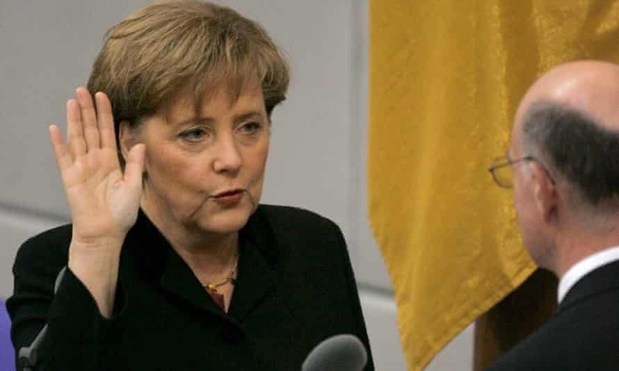 Angela Merkel juró como nueva canciller en 2005.