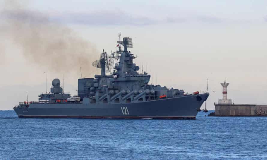 El buque de guerra ruso Moskva, buque insignia de la Flota del Mar Negro, fue desafiado por las tropas ucranianas en la Isla de las Serpientes al comienzo de la guerra.