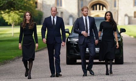 La Princesa de Gales, el Príncipe de Gales y el Duque y la Duquesa de Sussex Castillo de Windsor tras la muerte de la Reina Isabel II.
